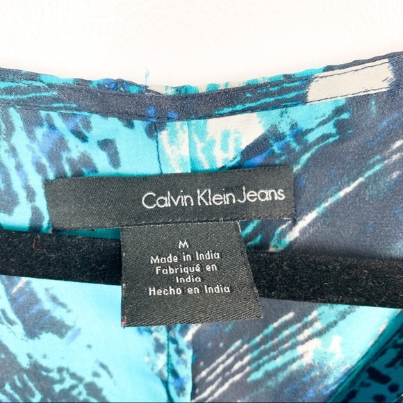 Calvin Klein Short Sleeve Patterned Blue Top - Picture 10 of 10
